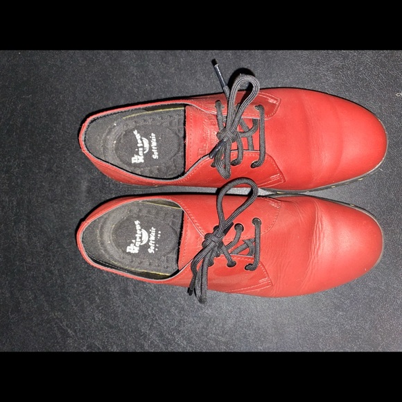 Dr. Martens shoes for women (size 9) - Picture 2 of 4